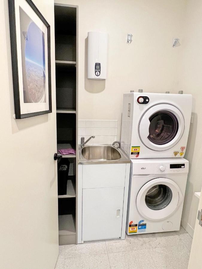Industrial Yet Modern, 1Bd 1Bth Apt - Woden Phillip Extérieur photo