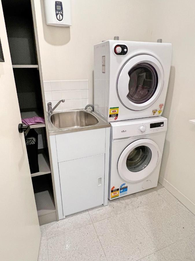 Industrial Yet Modern, 1Bd 1Bth Apt - Woden Phillip Extérieur photo