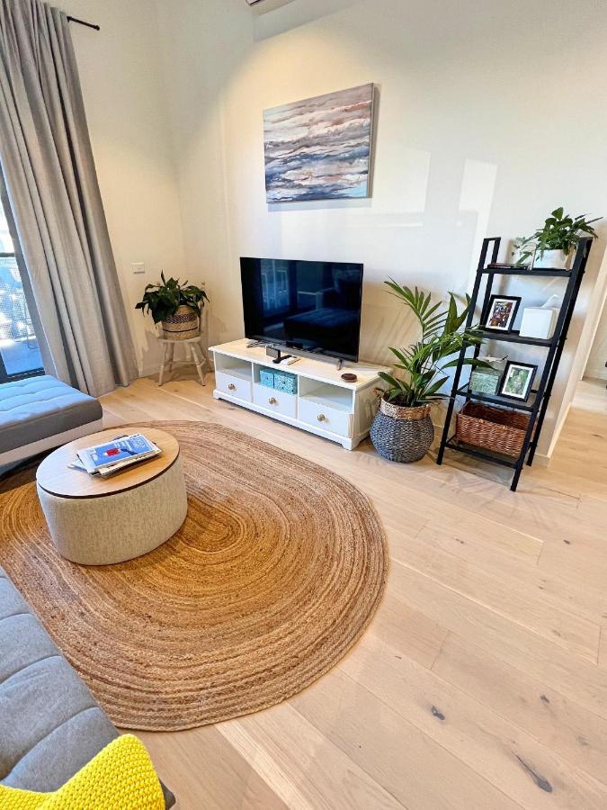Industrial Yet Modern, 1Bd 1Bth Apt - Woden Phillip Extérieur photo